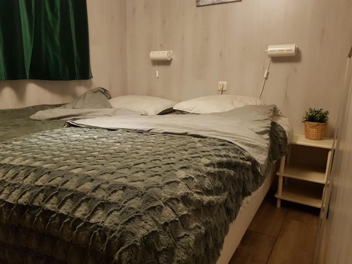 Chalet 2 Pers Met Hottub - Aan De Bosrand - Ijsselmeer - Gaasterland - Bos Rijs Dış mekan fotoğraf